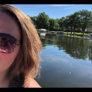 Meet your Posher, Melissa